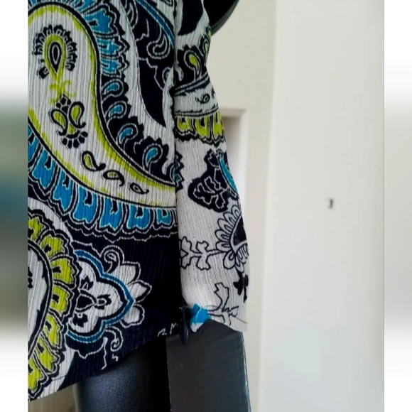 Liz Claiborne Black Blue Ruffle Paisley Cap Sleev Casual Dress Blouse Sz 6 Small - Picture 3 of 11